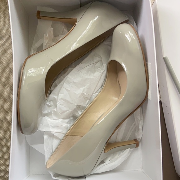 Patent Leather Grey Rounded Toe Heels (NIB) - Picture 2 of 6